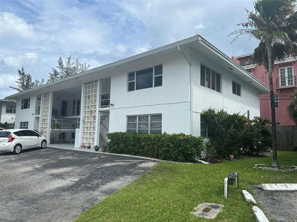 Photo of 3208 Colony Club Road #6, Pompano Beach, FL 33062 (MLS # F10445103)