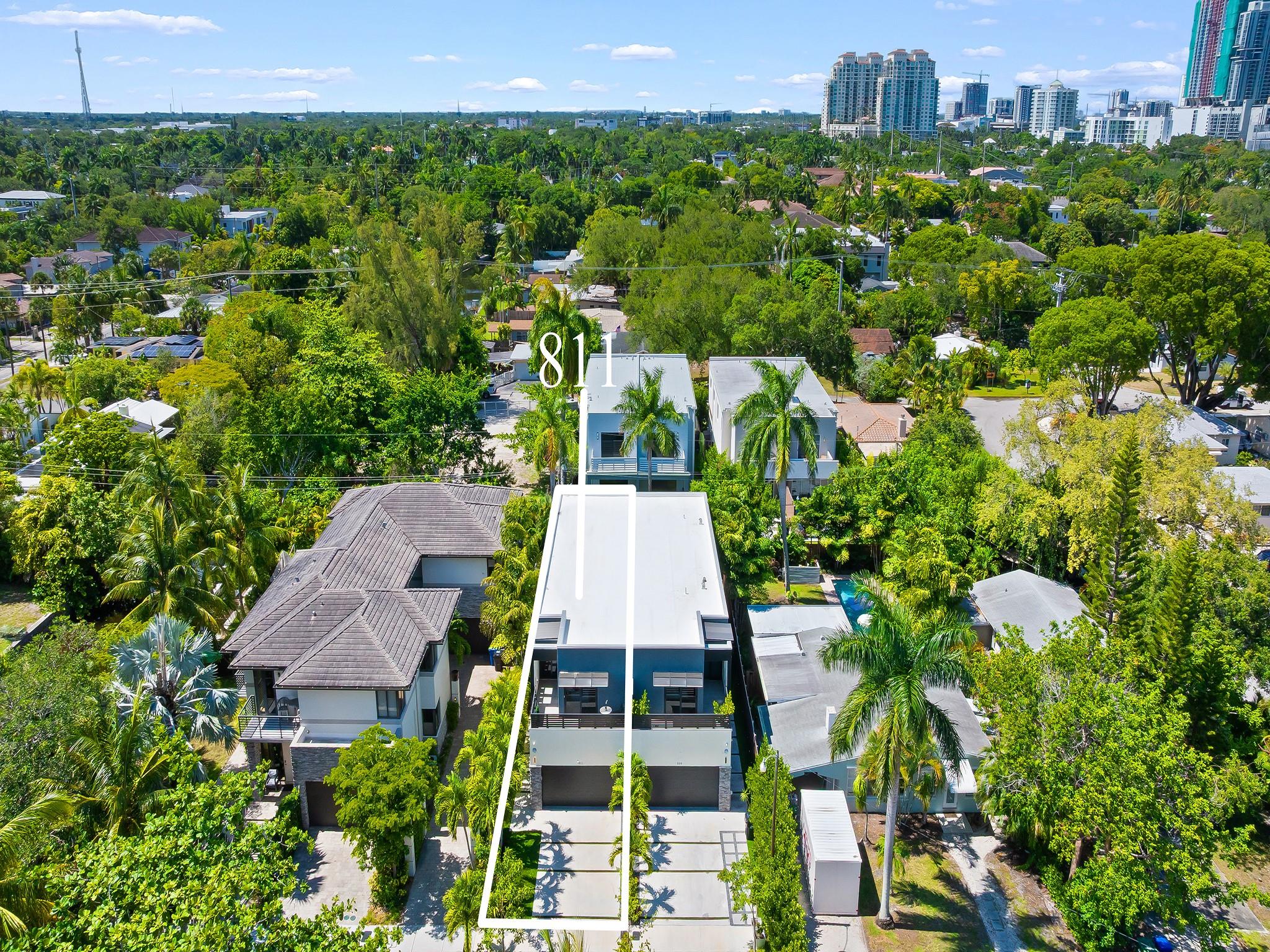 811 SW 10th St