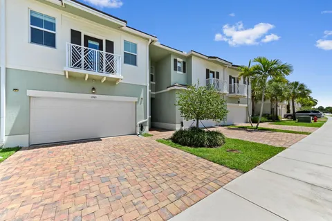 11965 Park Central, Royal Palm Beach, FL MLS: R11090865