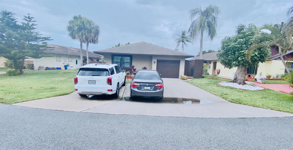 Photo of 5342 Garden Hills Cir Circle, West Palm Beach, FL 33415 (MLS # R10724073)