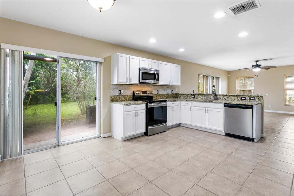 Photo of 1533 Rialto Drive, Boynton Beach, FL 33436 (MLS # B26047121)