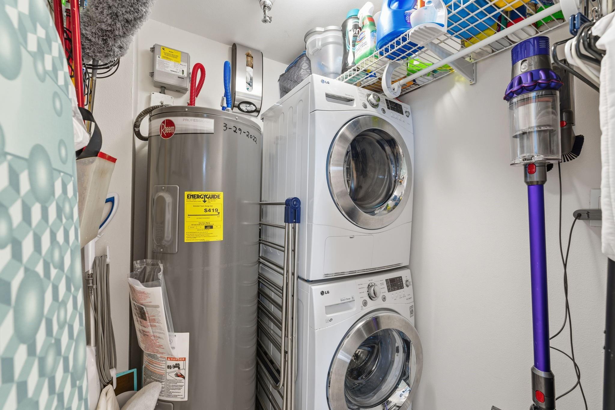 Yacht & Racquet Club - Residential