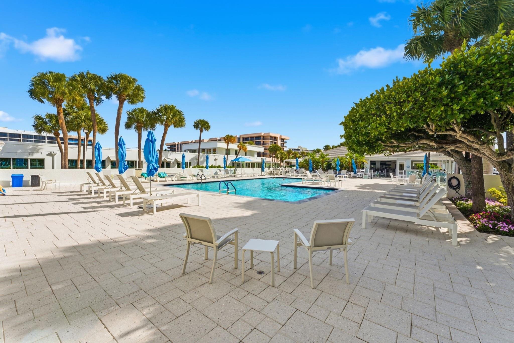 Yacht & Racquet Club - Residential