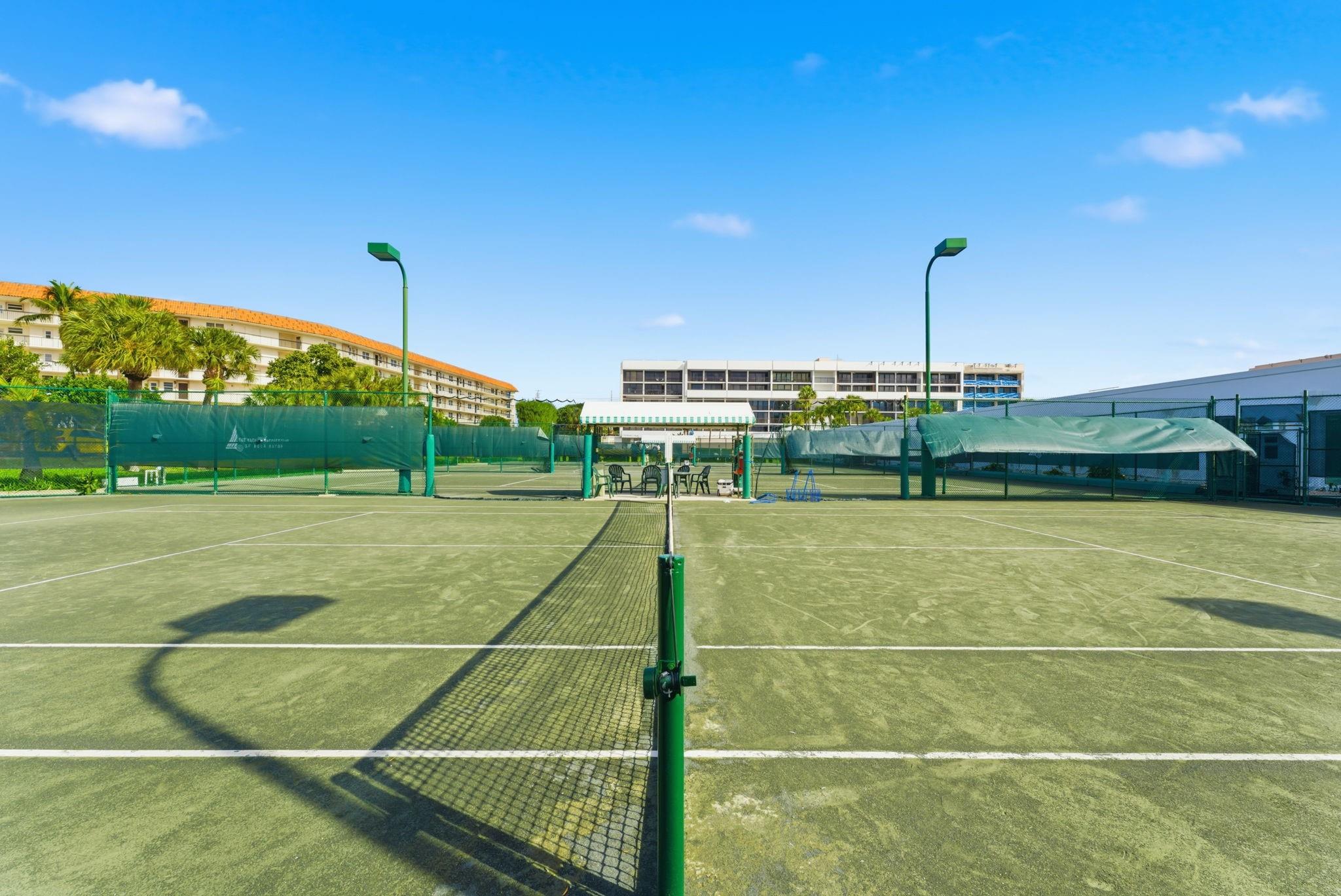 Yacht & Racquet Club - Residential