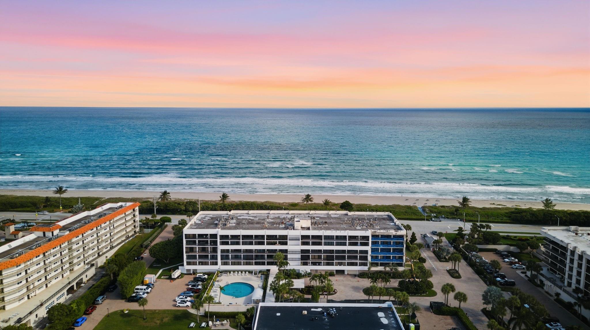 Yacht & Racquet Club - Residential