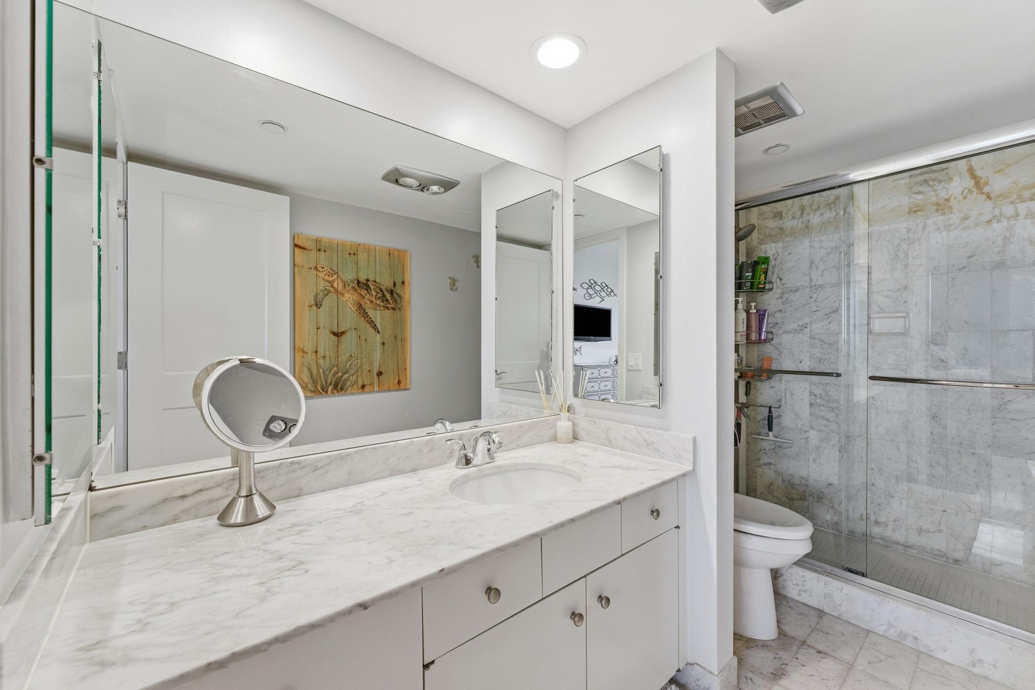 Yacht & Racquet Club - Residential