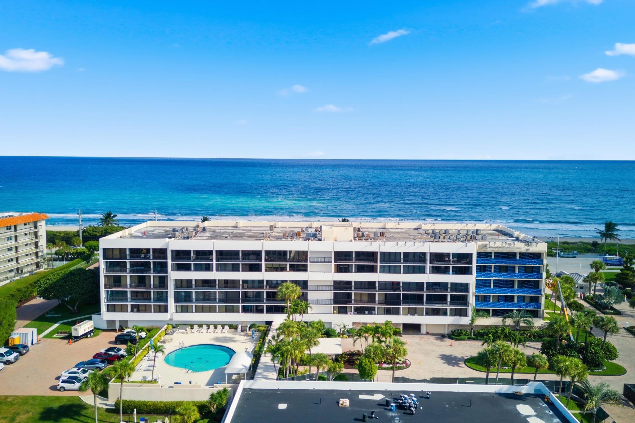 Yacht & Racquet Club - Residential