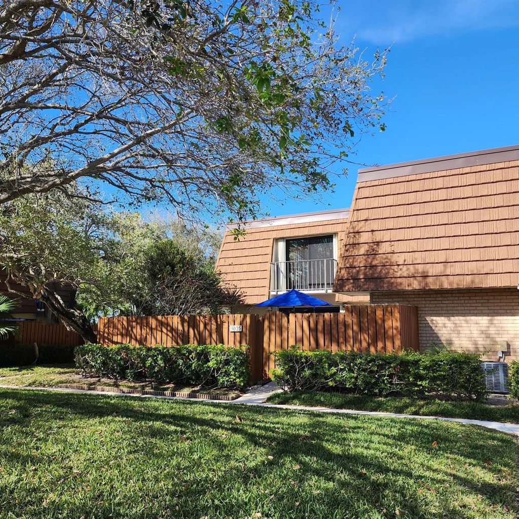 Photo of 3025 30th Court, Jupiter, FL 33477 (MLS # R10964326)