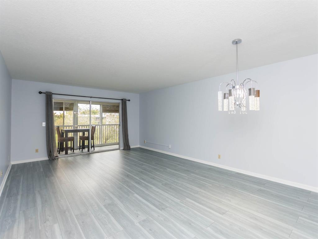 HUNTINGTON LAKES SEC ONE CONDOS - Residential