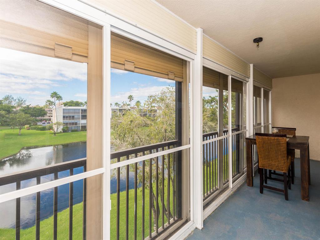 HUNTINGTON LAKES SEC ONE CONDOS - Residential