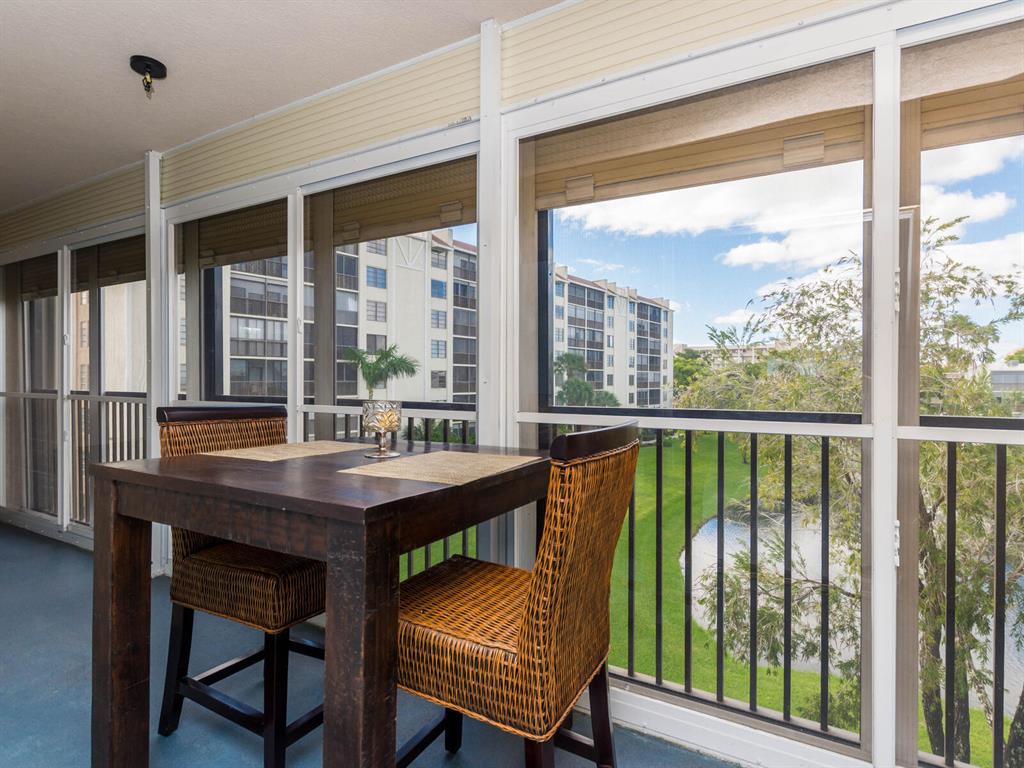 HUNTINGTON LAKES SEC ONE CONDOS - Residential