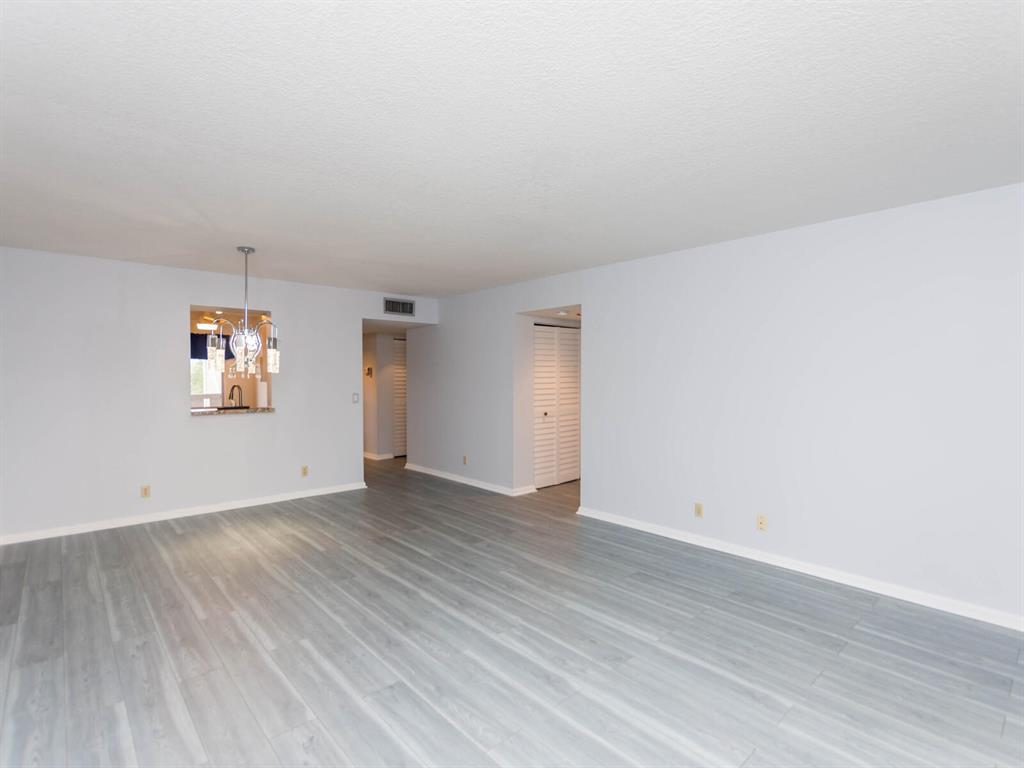 HUNTINGTON LAKES SEC ONE CONDOS - Residential