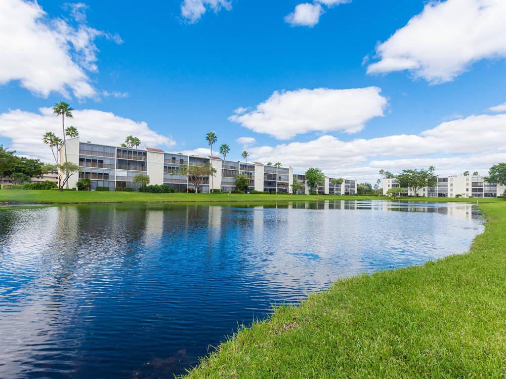 HUNTINGTON LAKES SEC ONE CONDOS - Residential