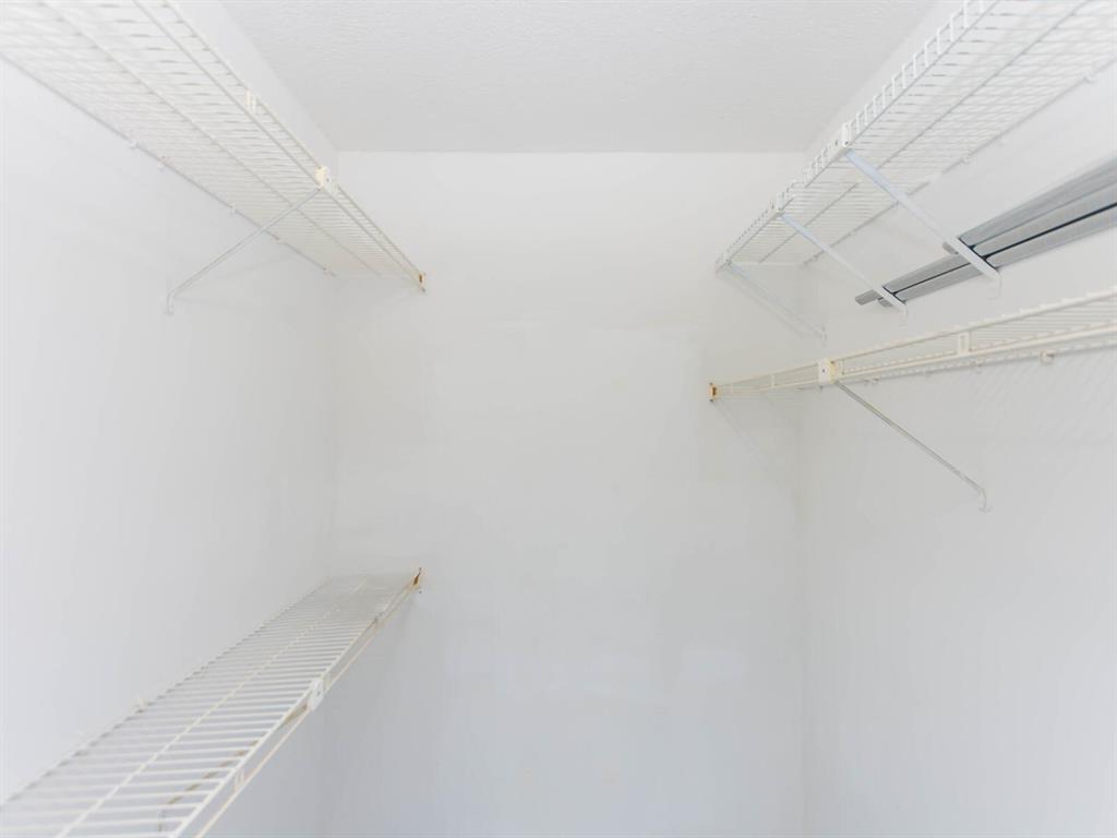 HUNTINGTON LAKES SEC ONE CONDOS - Residential