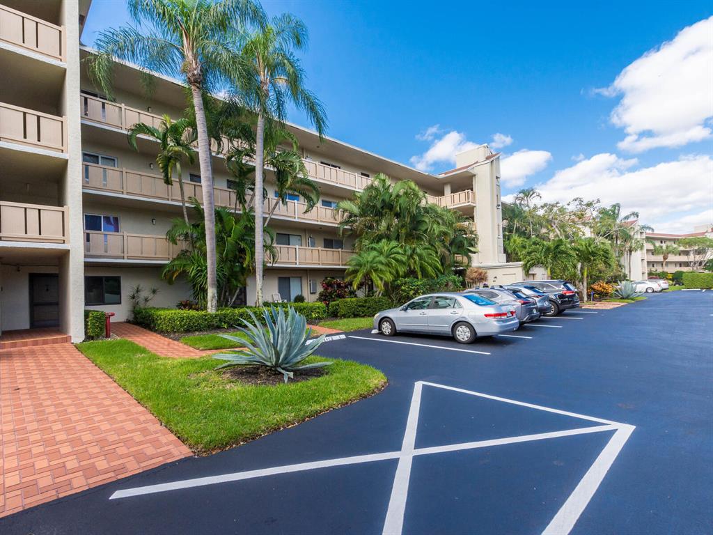 HUNTINGTON LAKES SEC ONE CONDOS - Residential