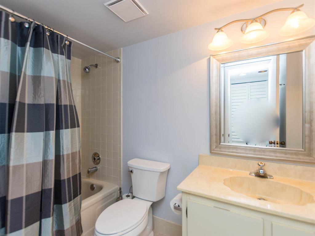 HUNTINGTON LAKES SEC ONE CONDOS - Residential