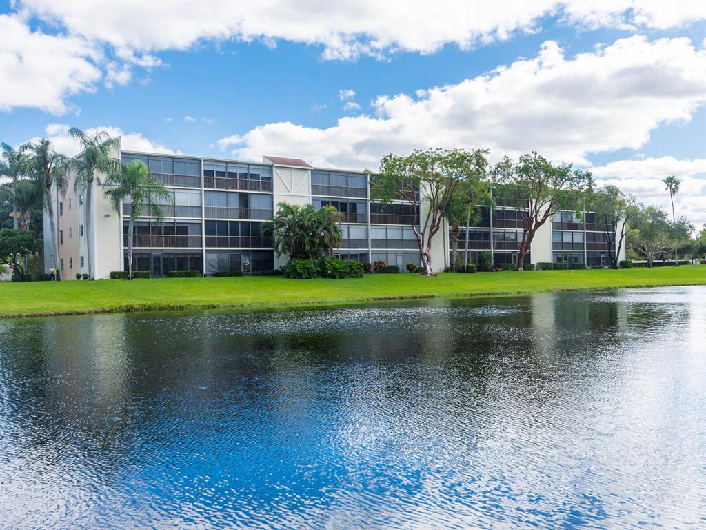 HUNTINGTON LAKES SEC ONE CONDOS - Residential