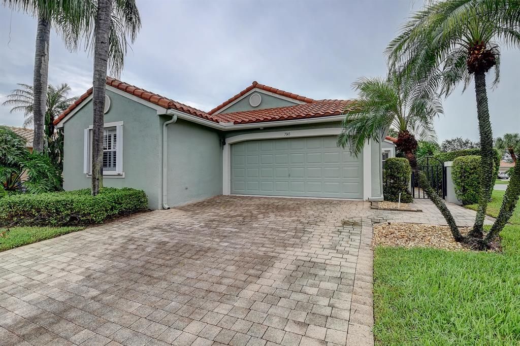 Photo of 7145 Foxworth Court, Boynton Beach, FL 33437 (MLS # R10735987)