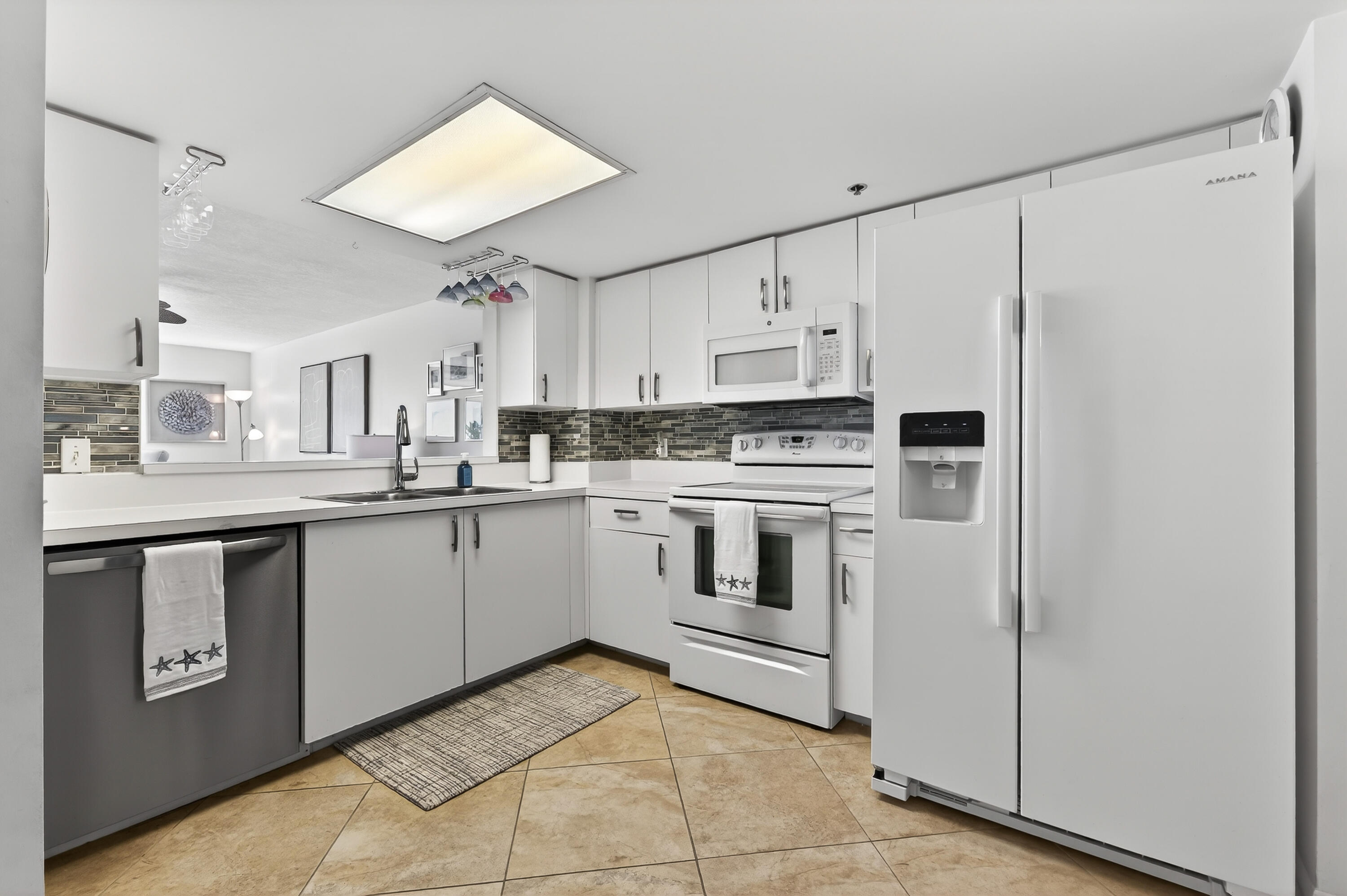 AQUANIQUE OCEAN CLUB, A CONDOMINIUM - Residential