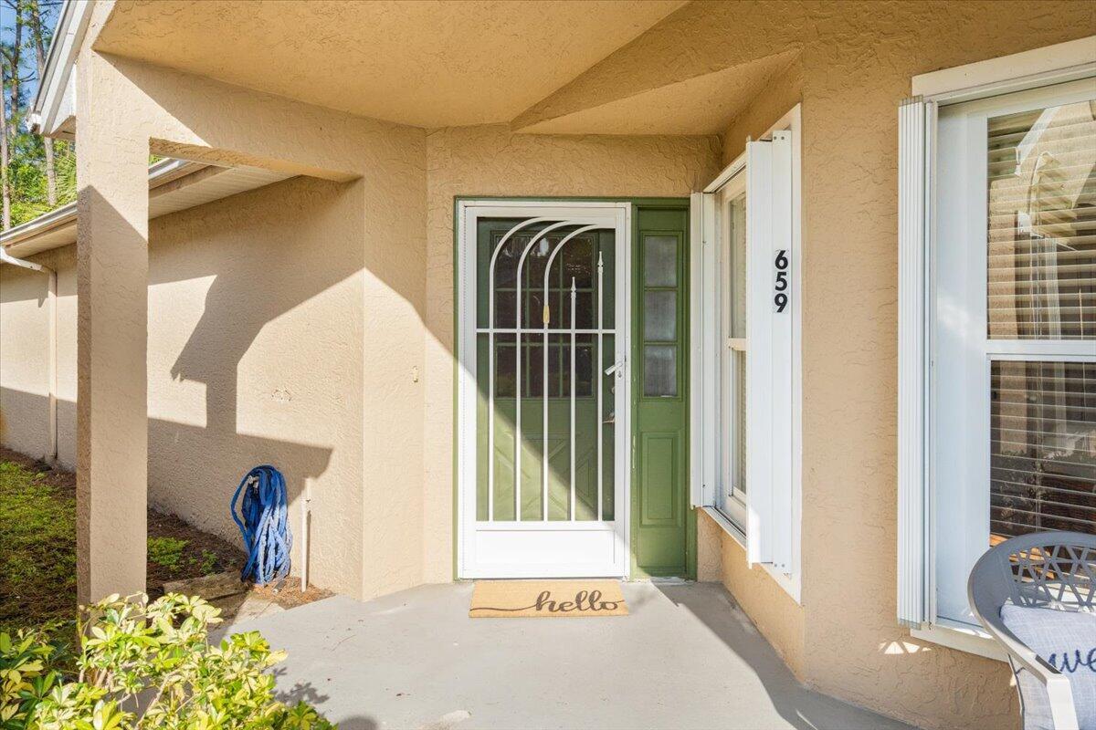 659 NW San Remo Circle