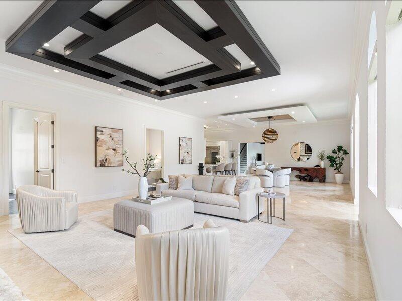 View photos, virtual tours, details... 2198 Isabe Oeste