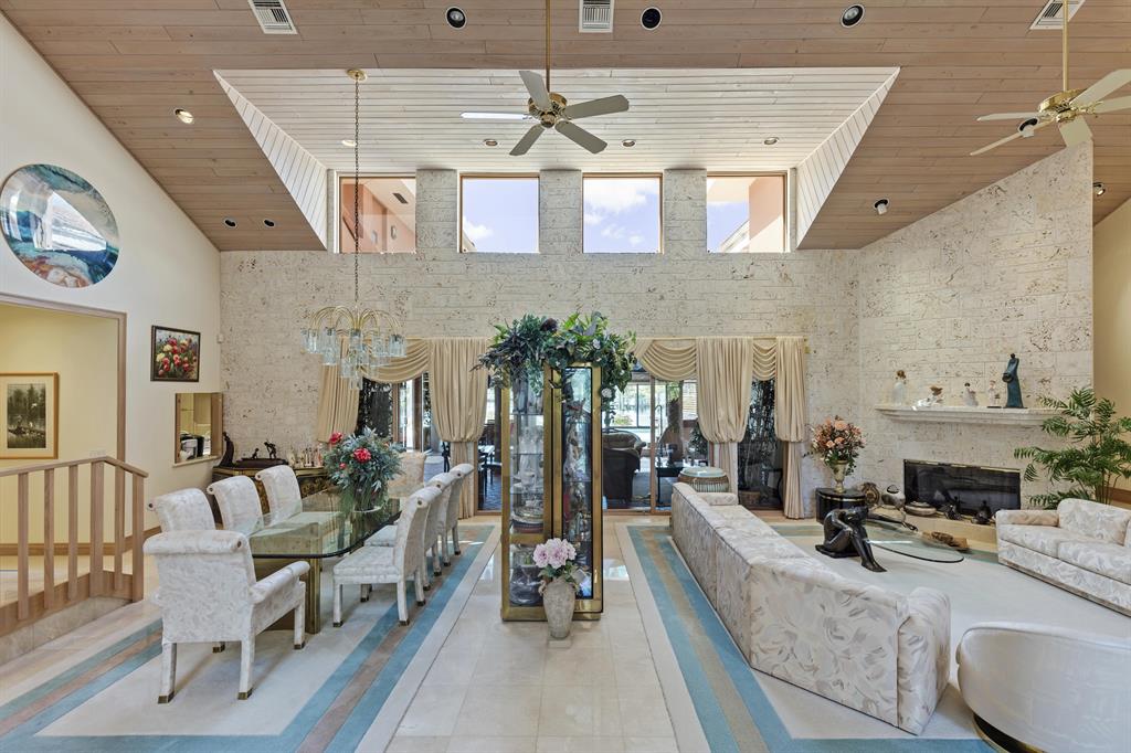 ADMIRALS COVE - Residential