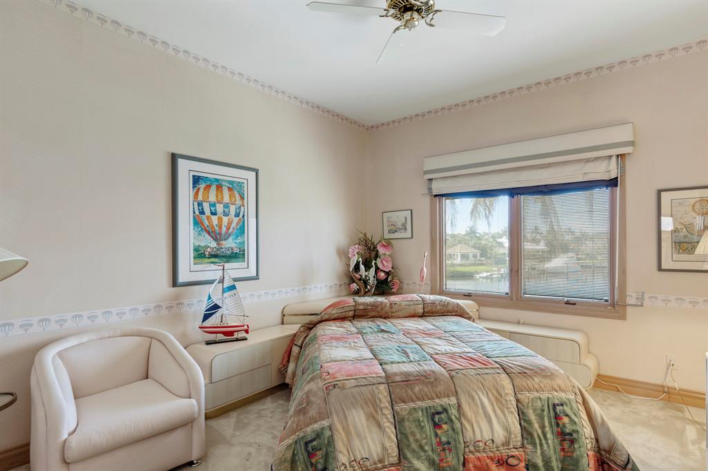 ADMIRALS COVE - Residential