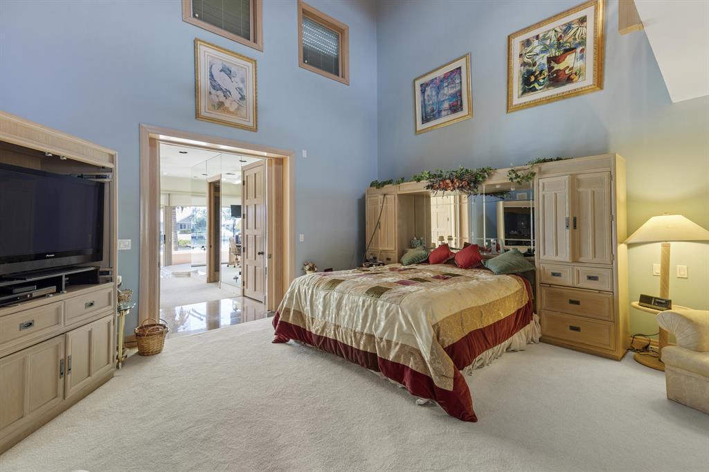 ADMIRALS COVE - Residential