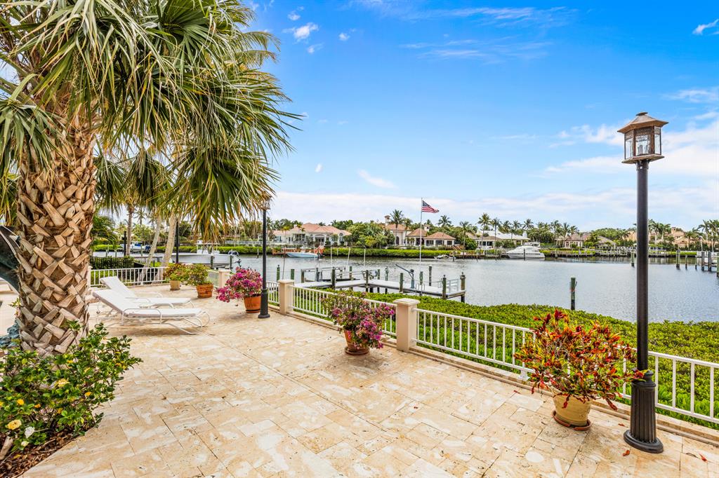 ADMIRALS COVE - Residential