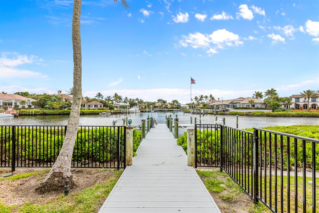 ADMIRALS COVE - Residential