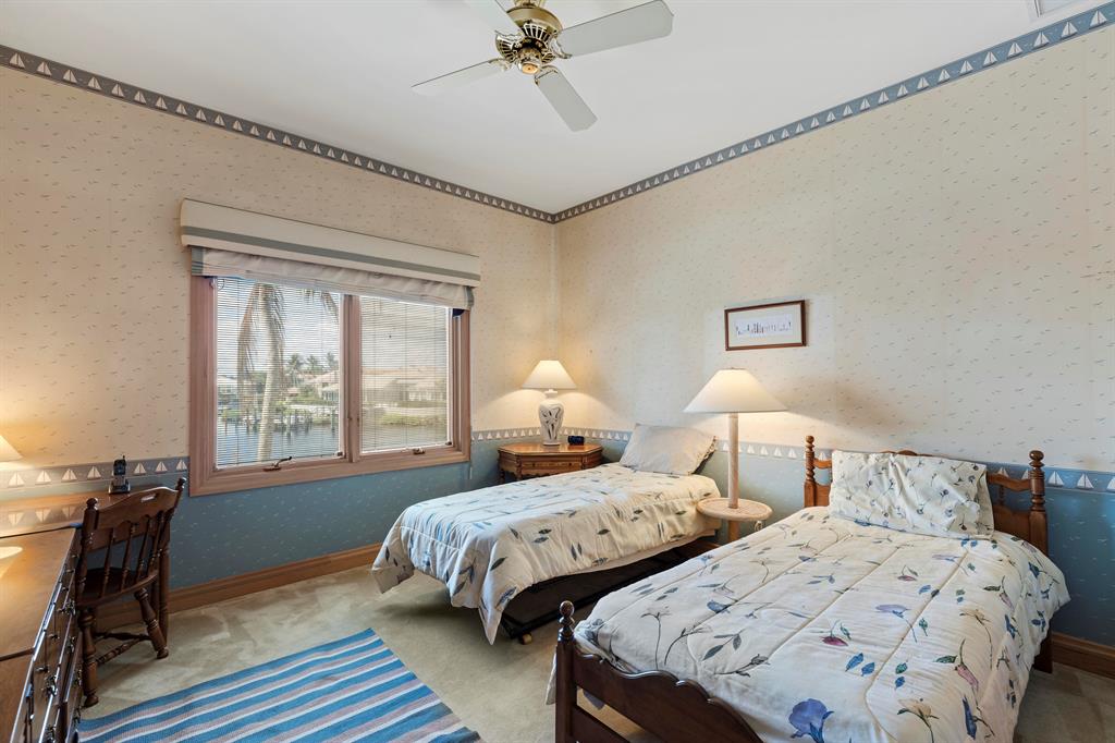 ADMIRALS COVE - Residential