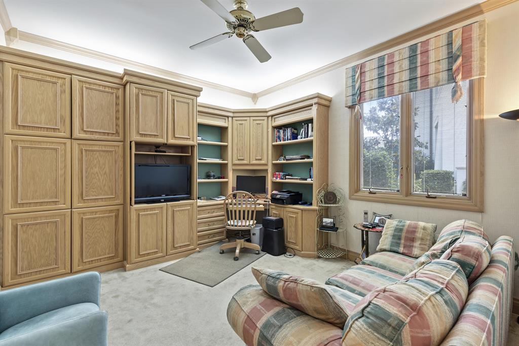 ADMIRALS COVE - Residential