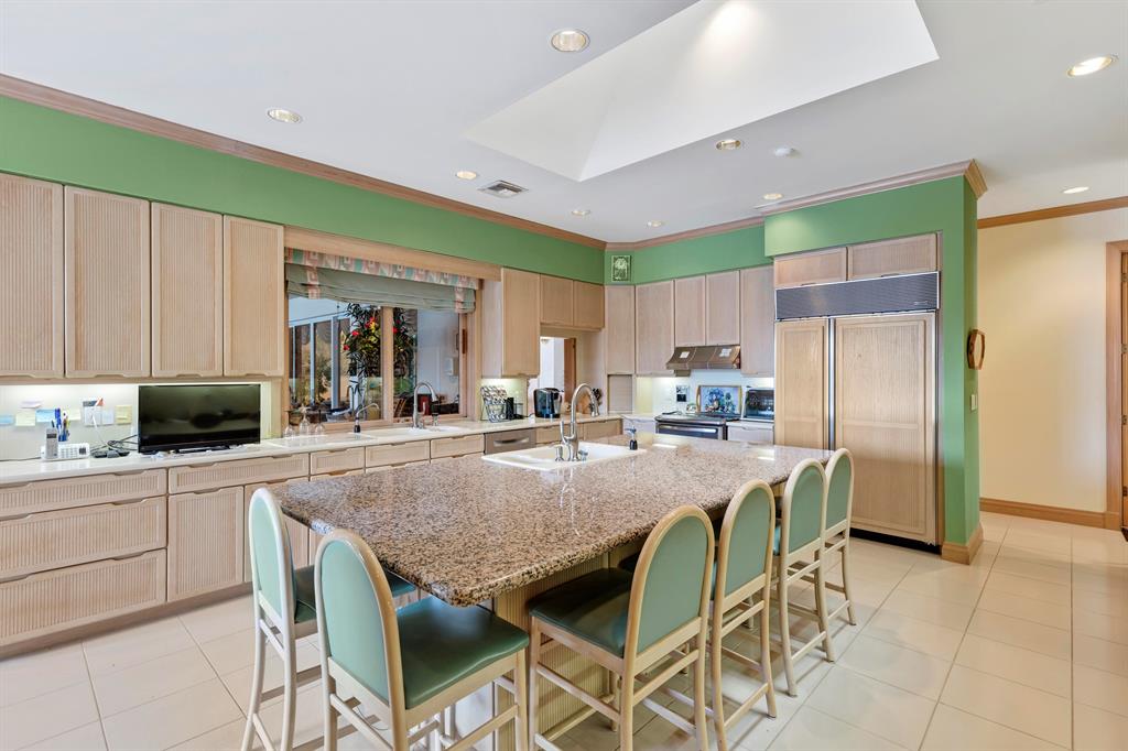 ADMIRALS COVE - Residential