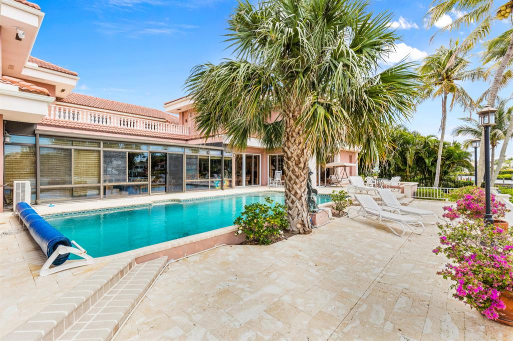 ADMIRALS COVE - Residential