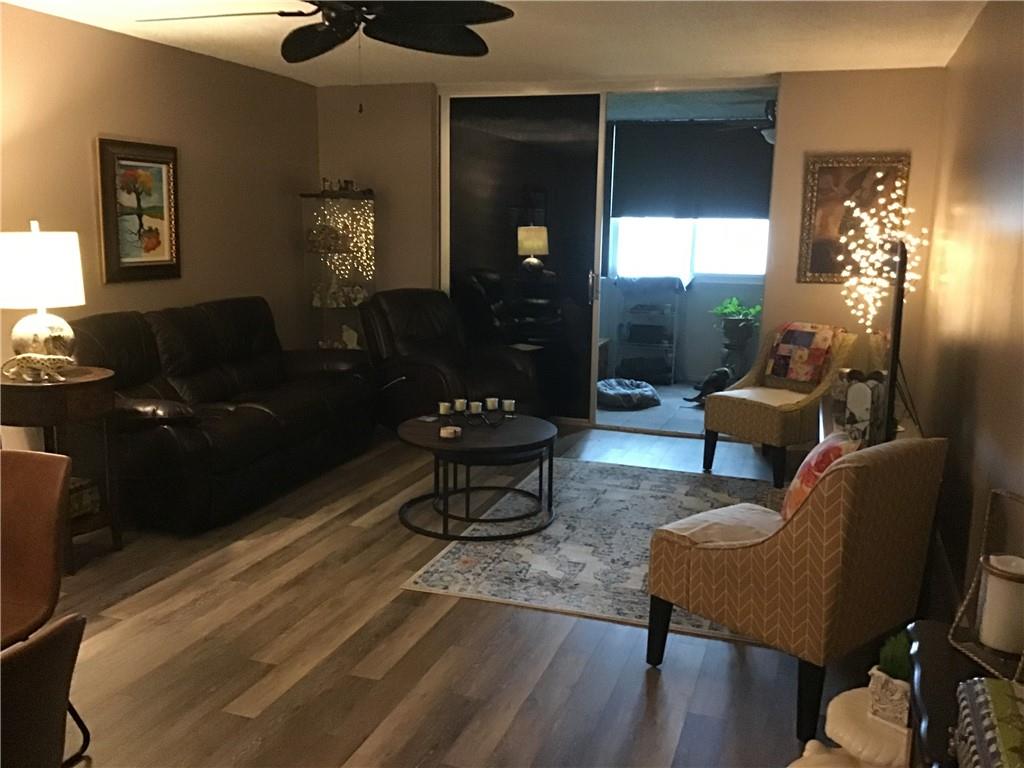 PALM LAKES - Residential
