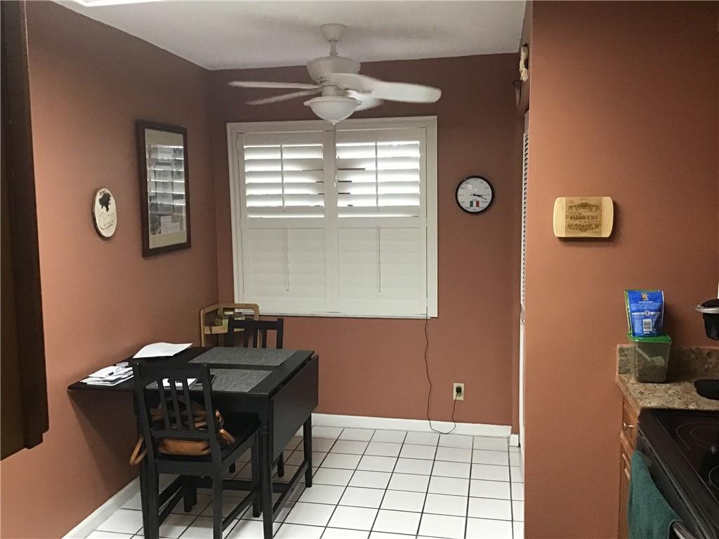 PALM LAKES - Residential