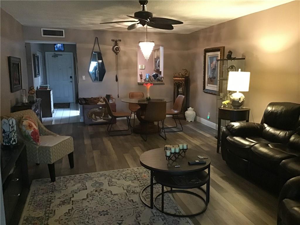PALM LAKES - Residential