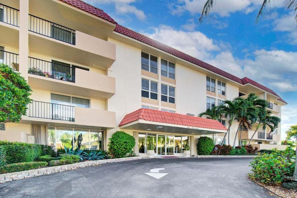 Photo of 1000 Spanish River Road #3k, Boca Raton, FL 33432 (MLS # R11155908)