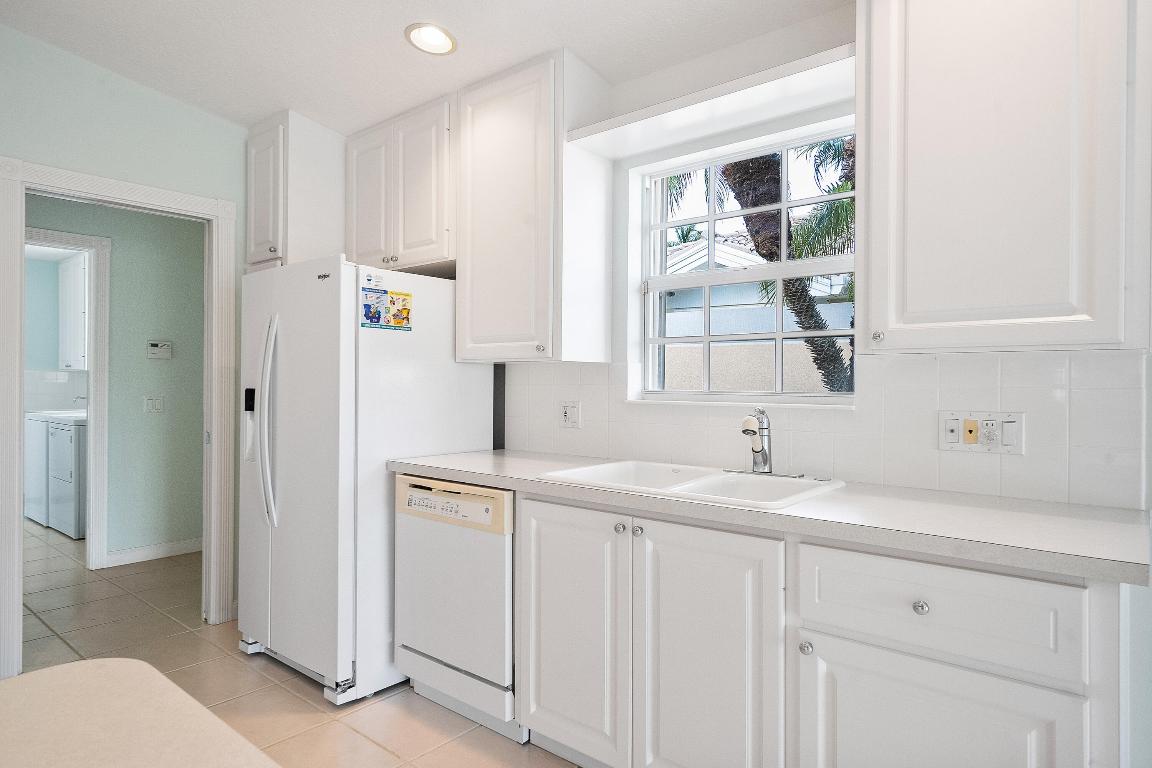 1364 Saint Lawrence Drive