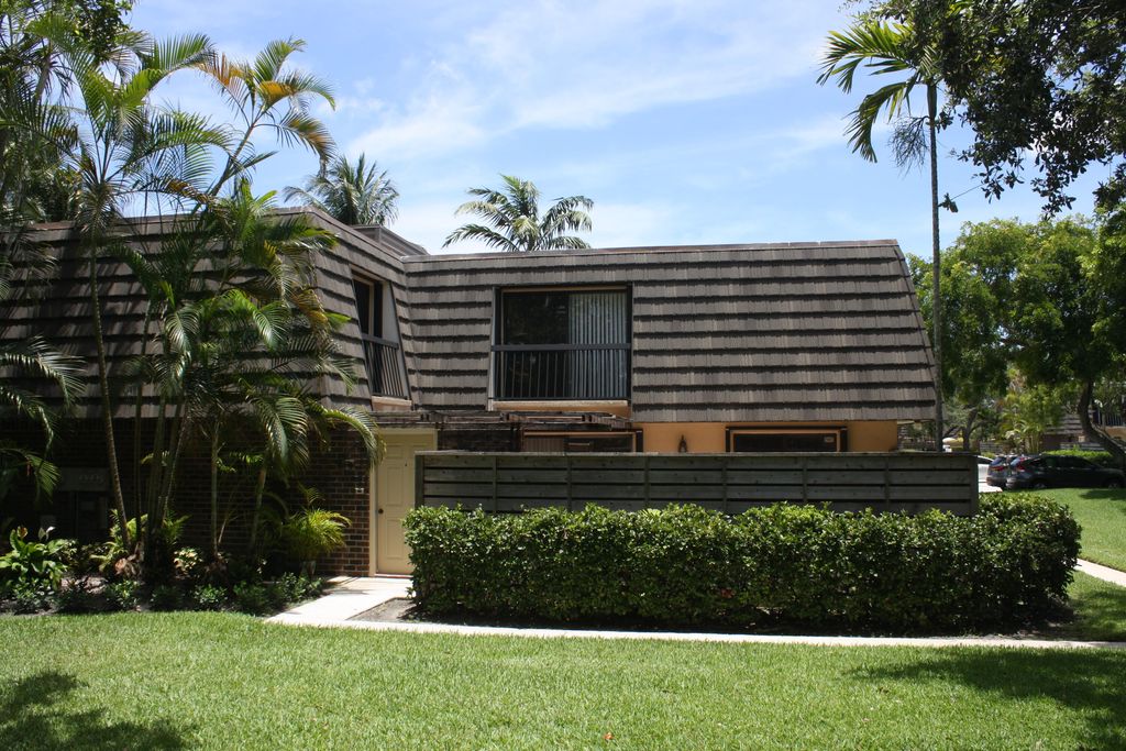 Photo of 110 1st Ter Terrace Ter, Palm Beach Gardens, FL 33418 (MLS # R10813668)