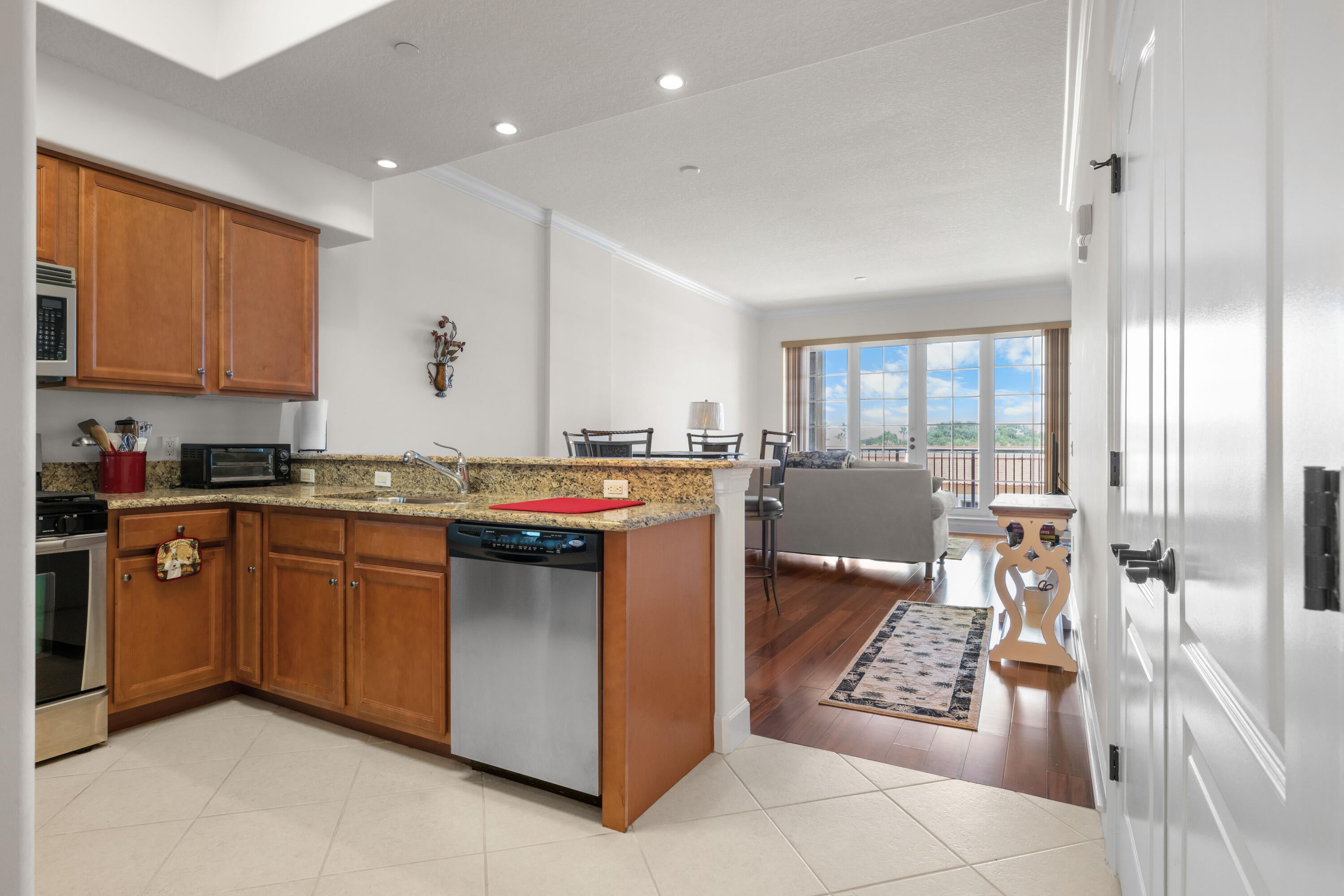 20 ORANGE Avenue 306