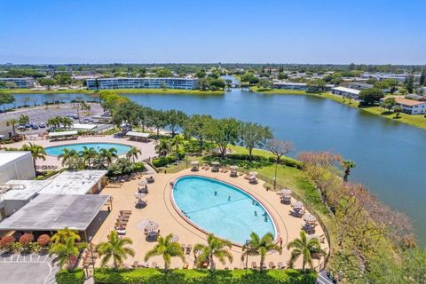 118 Sheffield E West Palm Beach FL 33417