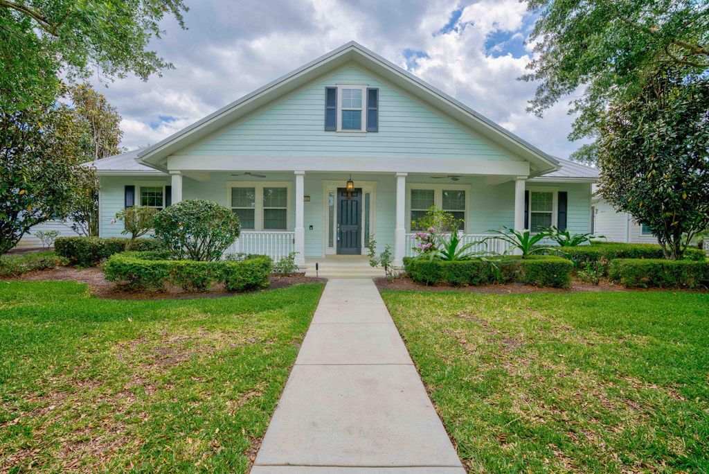 Photo of 1406 Dakota Drive, Jupiter, FL 33458 (MLS # R10977387)