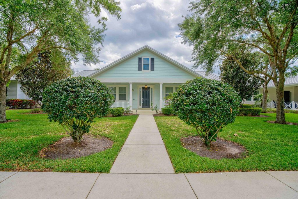 Photo of 1406 Dakota Drive, Jupiter, FL 33458 (MLS # R10977387)