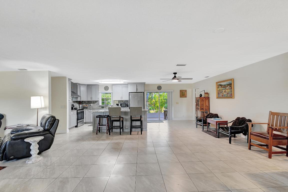 3446 Cabbage Palm Way