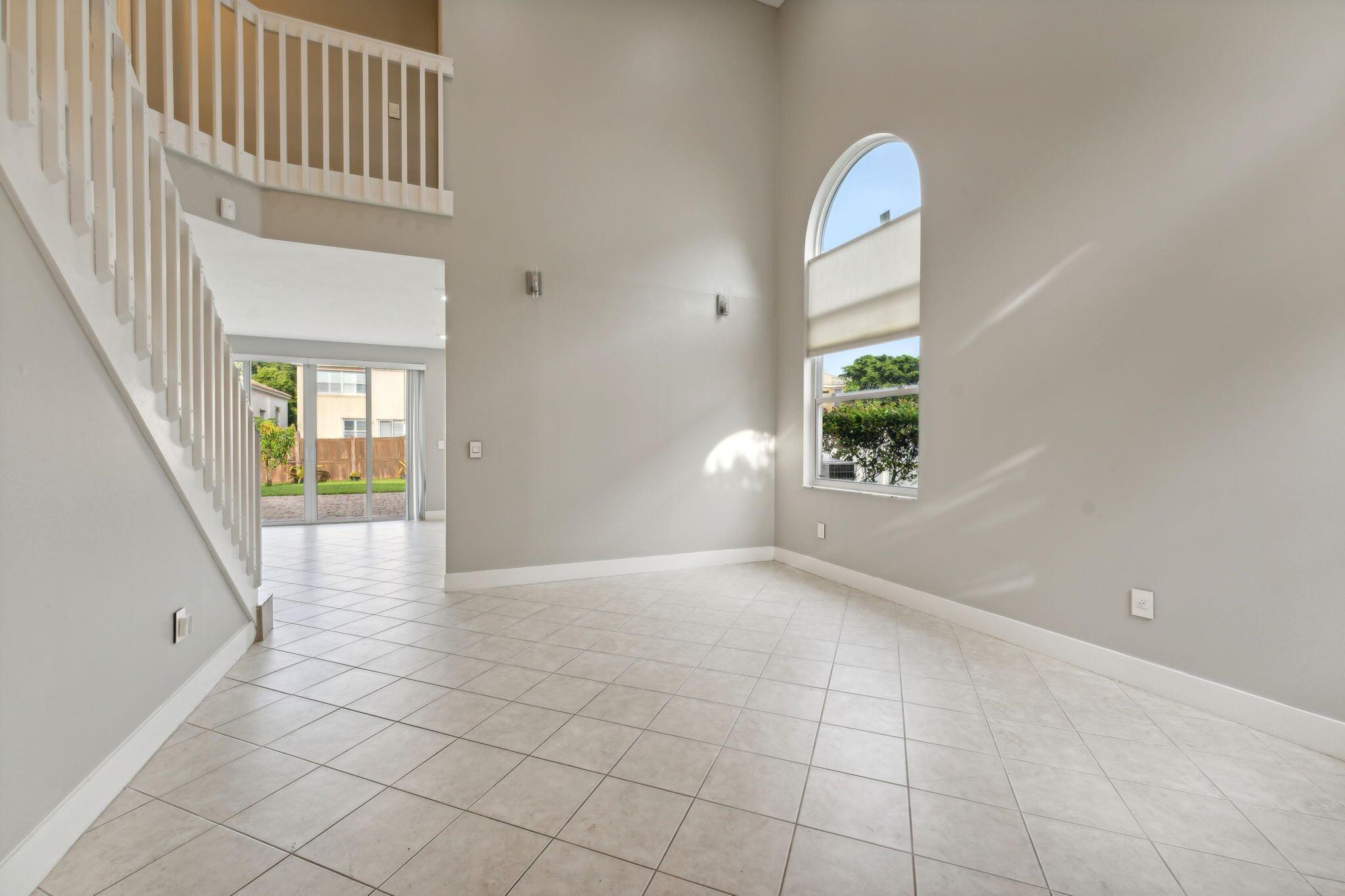 OLYMPIA 2 - Residential Lease