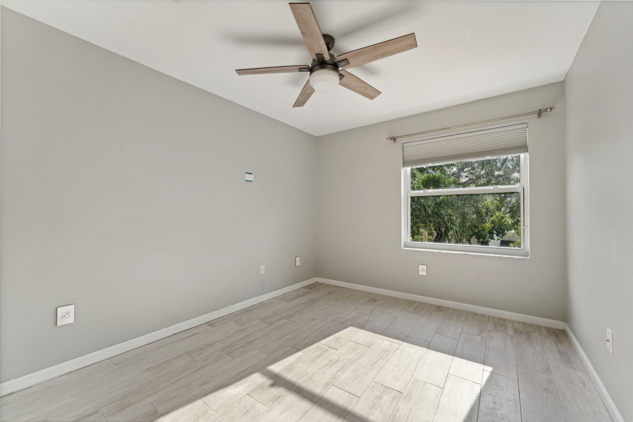 OLYMPIA 2 - Residential Lease