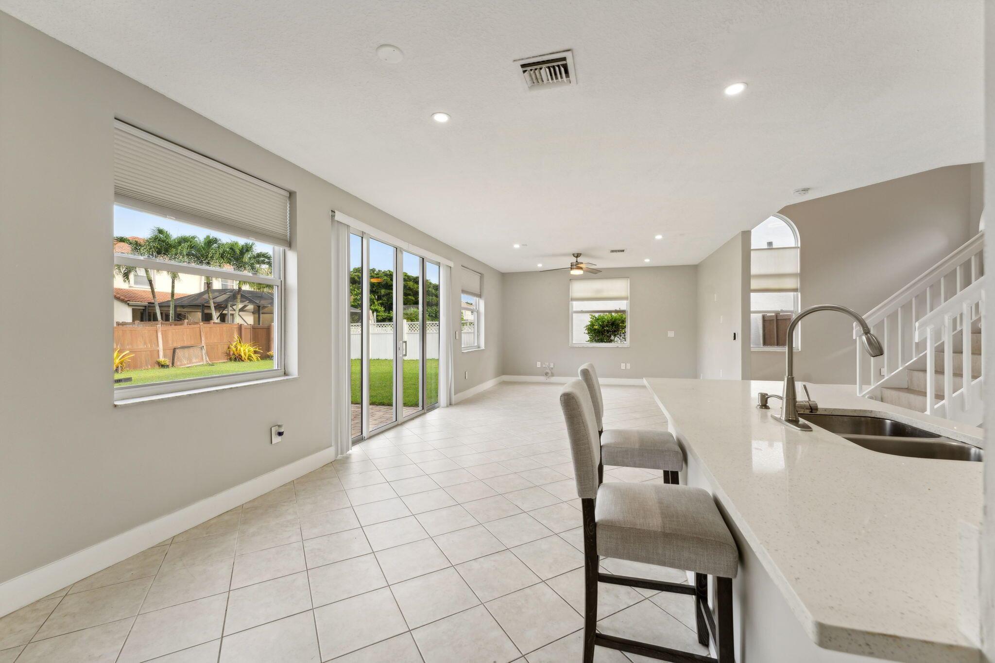 OLYMPIA 2 - Residential Lease