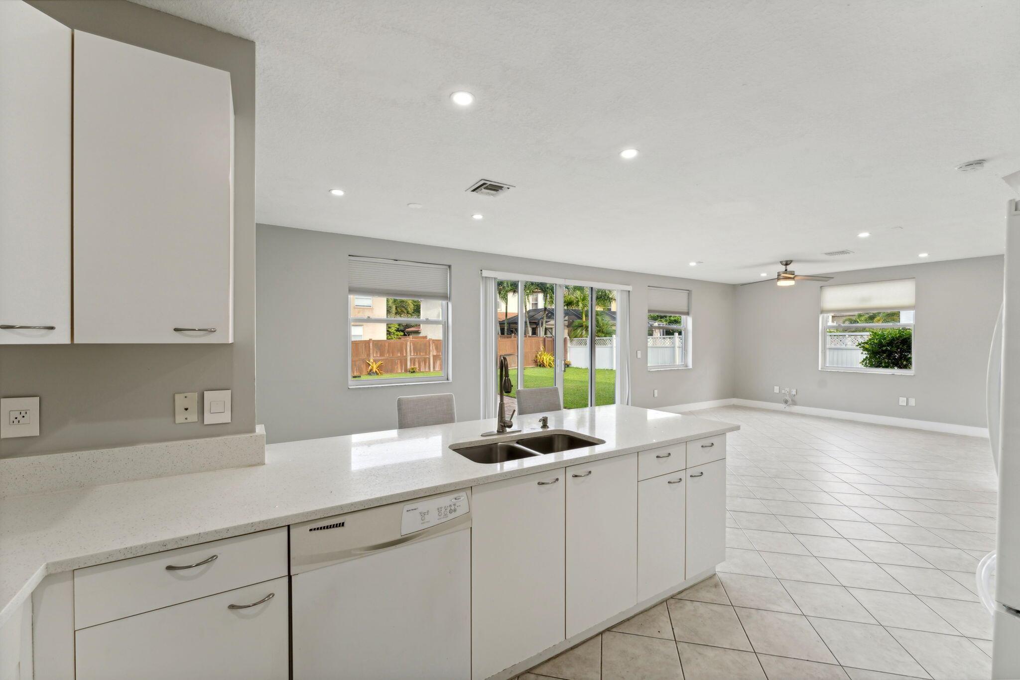 OLYMPIA 2 - Residential Lease