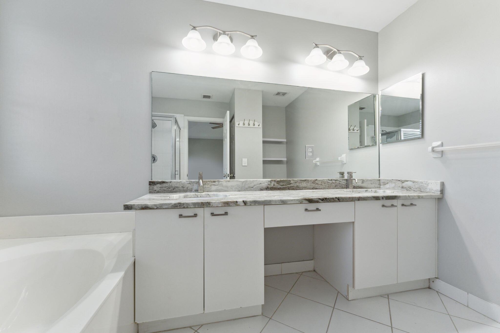 OLYMPIA 2 - Residential Lease